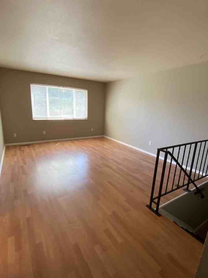 3524 Kingston Cir - Photo 3 of 12