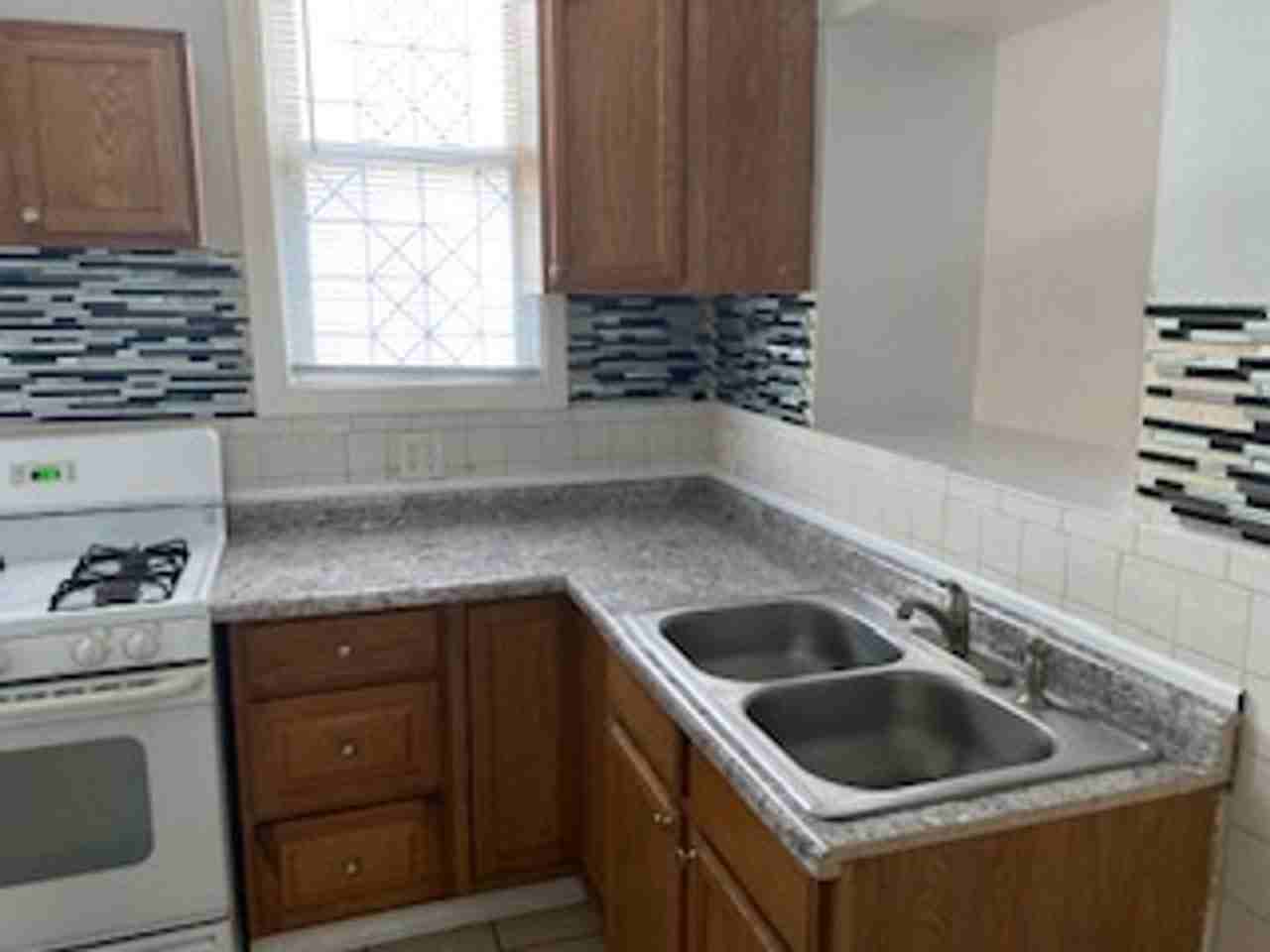 7829 S Ingleside Ave