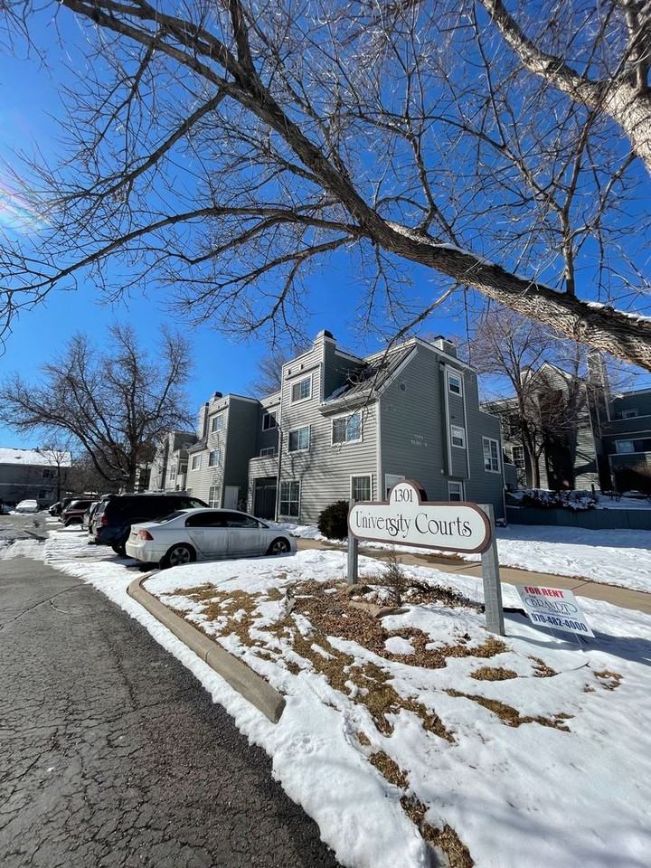 1301 University Ave - Photo 2 of 15