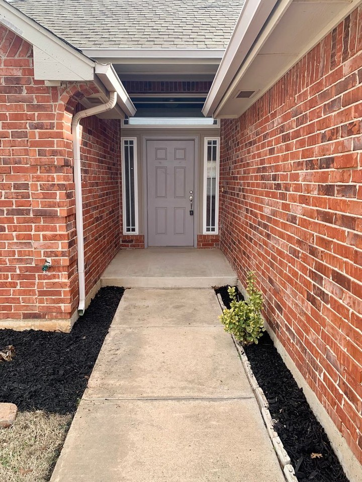 736 Dana Dr - Photo 2 of 23