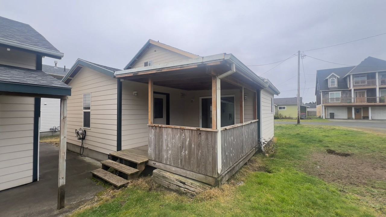 306 17th Ave - Photo 2 of 22