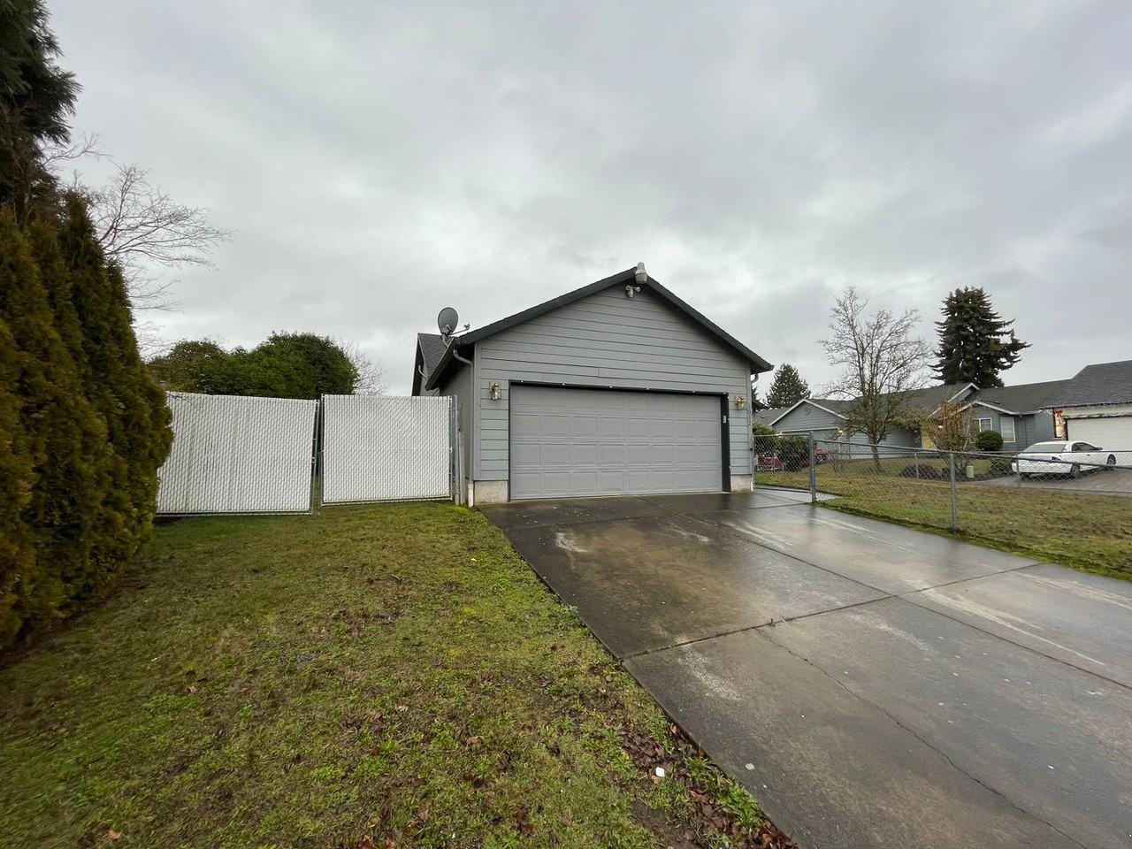 3032 Mooreland Ave Ne - Photo 2 of 30