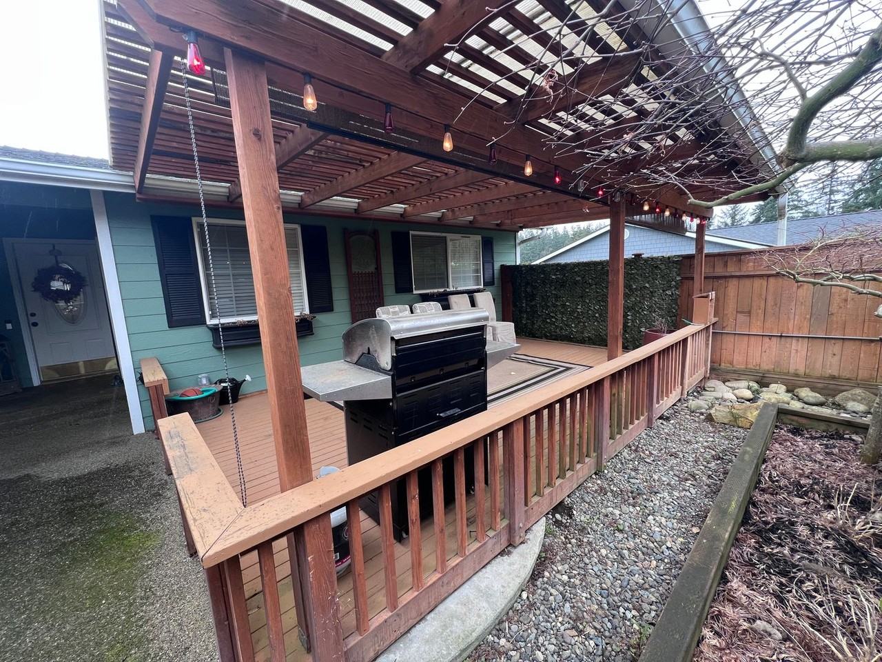 1561 Watkins Dr - Photo 3 of 30