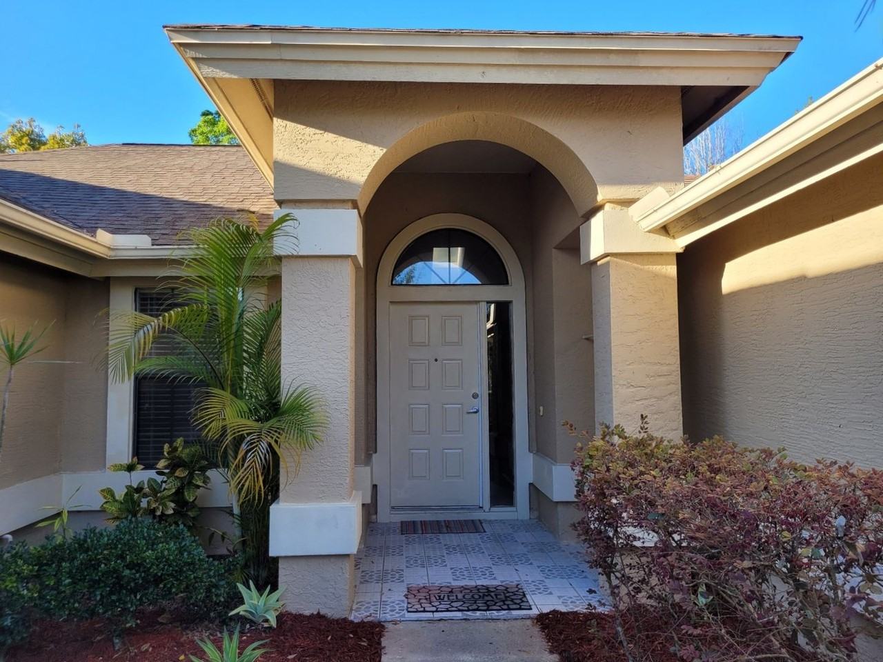 840 Lake Jackson Cir - Photo 3 of 43