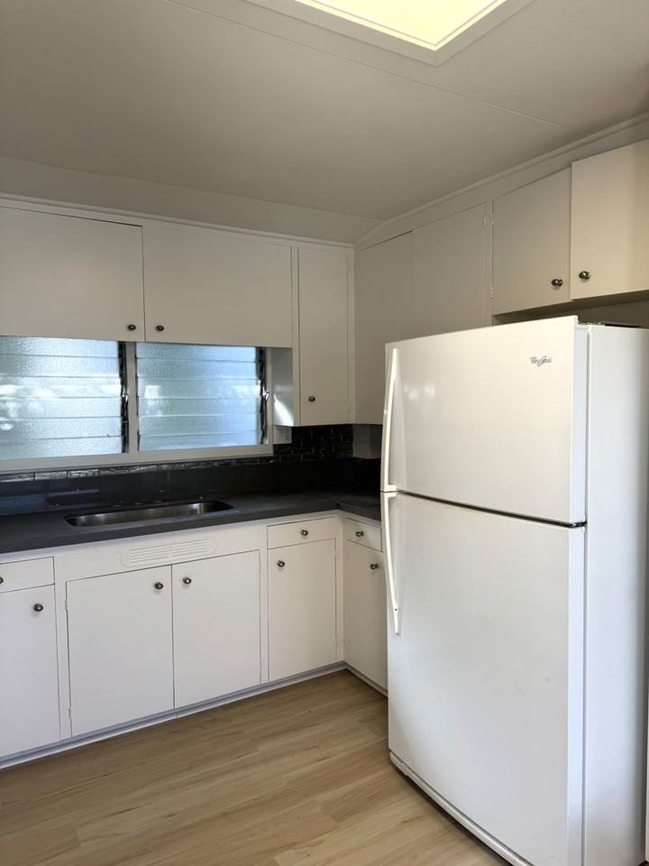 1054 Luawai St - Photo 2 of 17