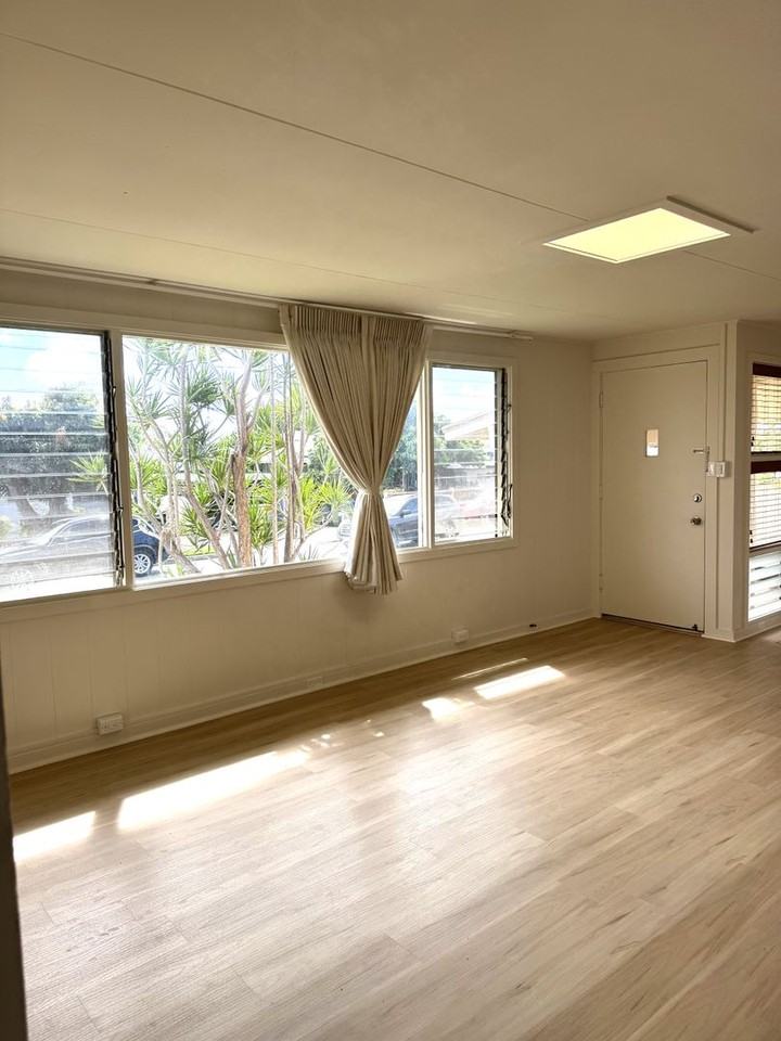 1054 Luawai St - Photo 3 of 17