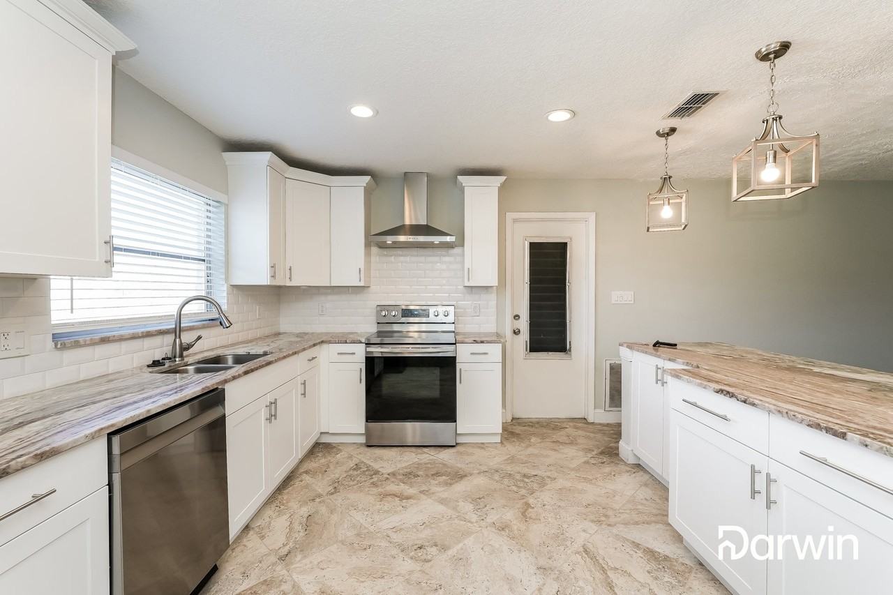 8424 Corney Dr - Photo 2 of 15