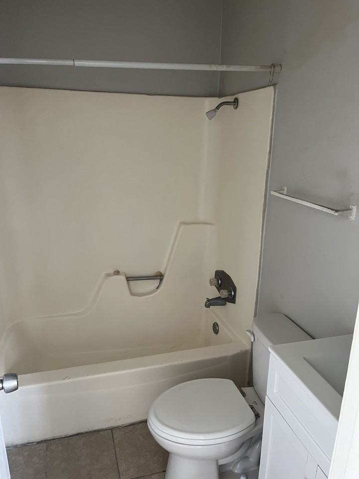 703 North Gilmer St. - Photo 6 of 17