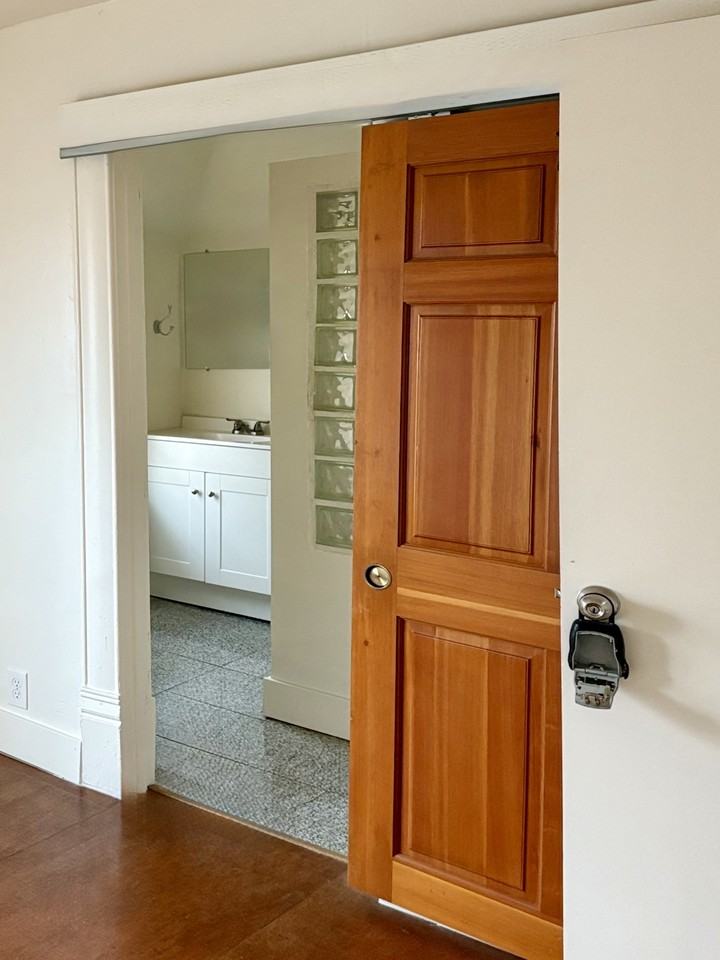 Dearborn St. 422 - Photo 2 of 4