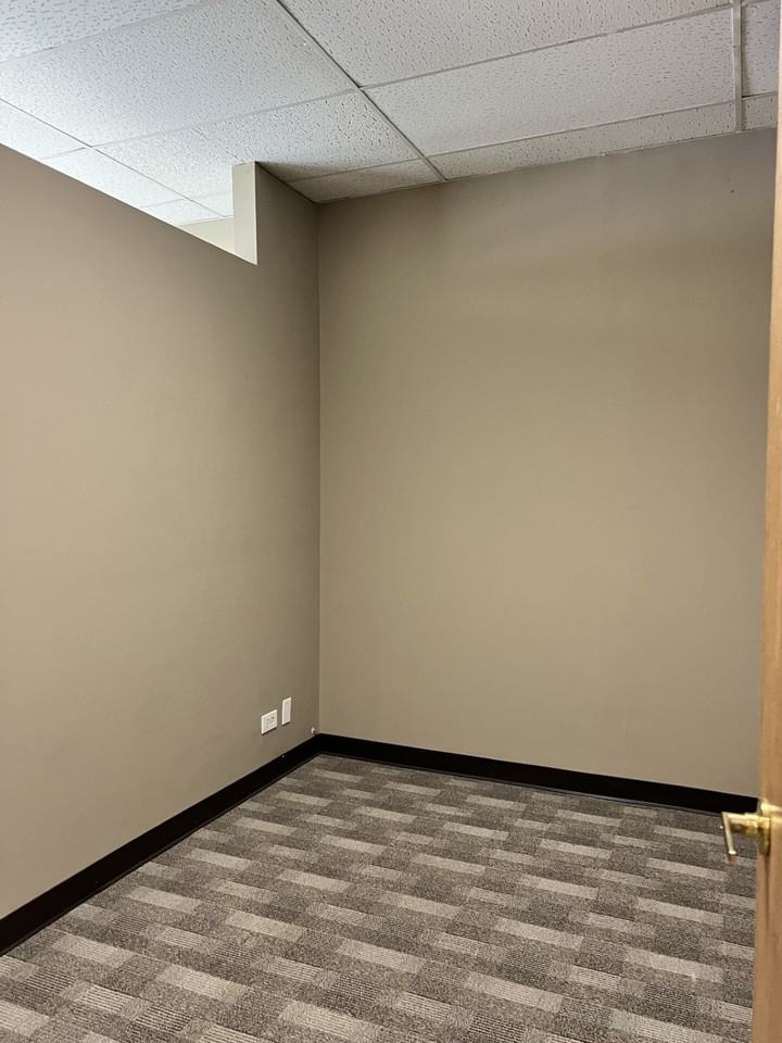 558 Main Street - Photo 4 of 7
