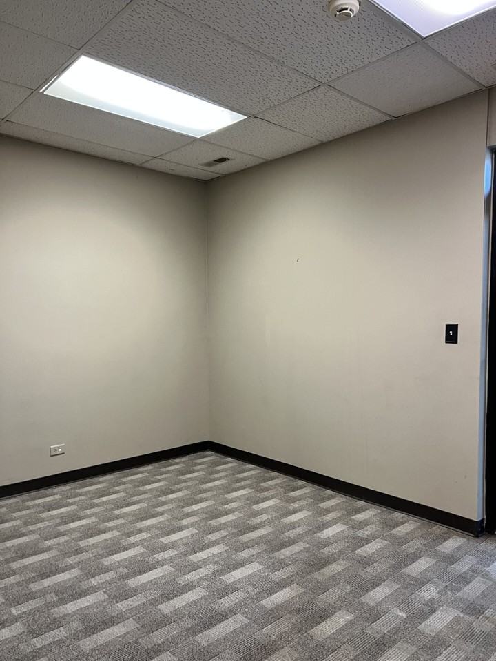 558 Main Street - Photo 5 of 7