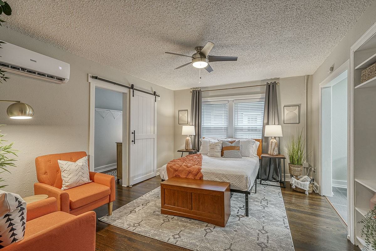 4104 Warwick - Photo 2 of 50