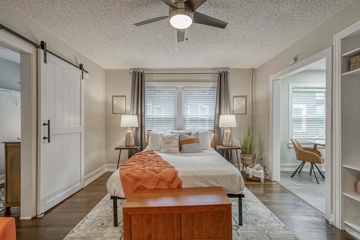 4104 Warwick - Photo 3 of 50
