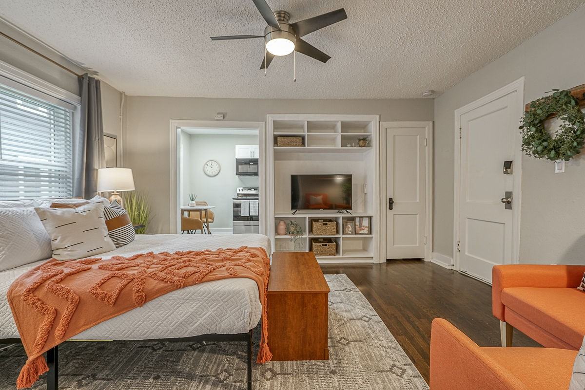 4104 Warwick - Photo 6 of 50