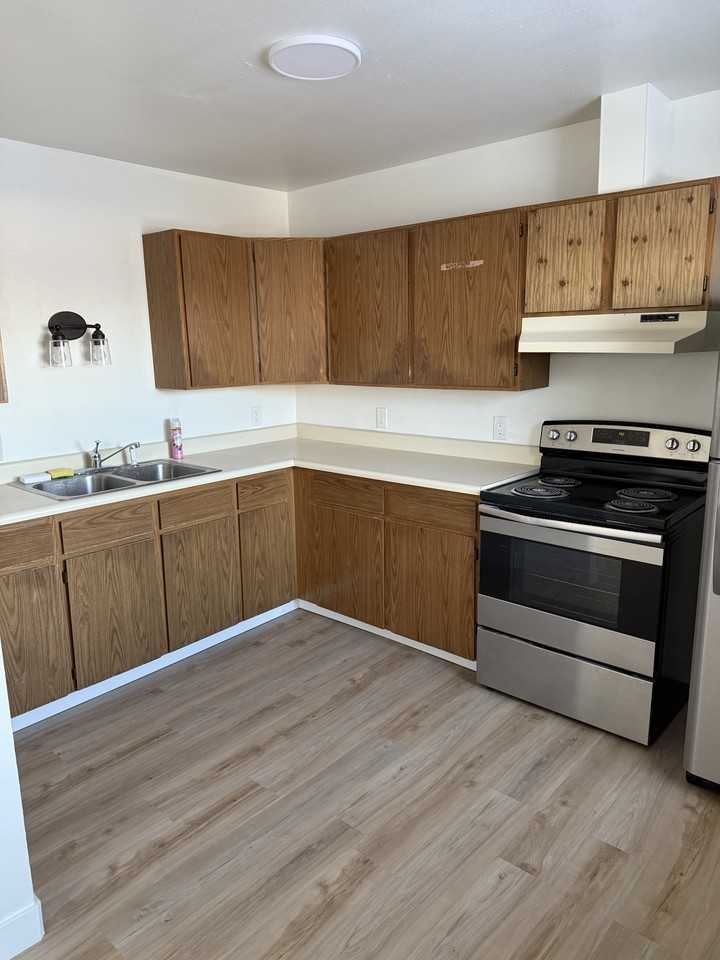 3712 Swenson Avenue - Photo 2 of 14