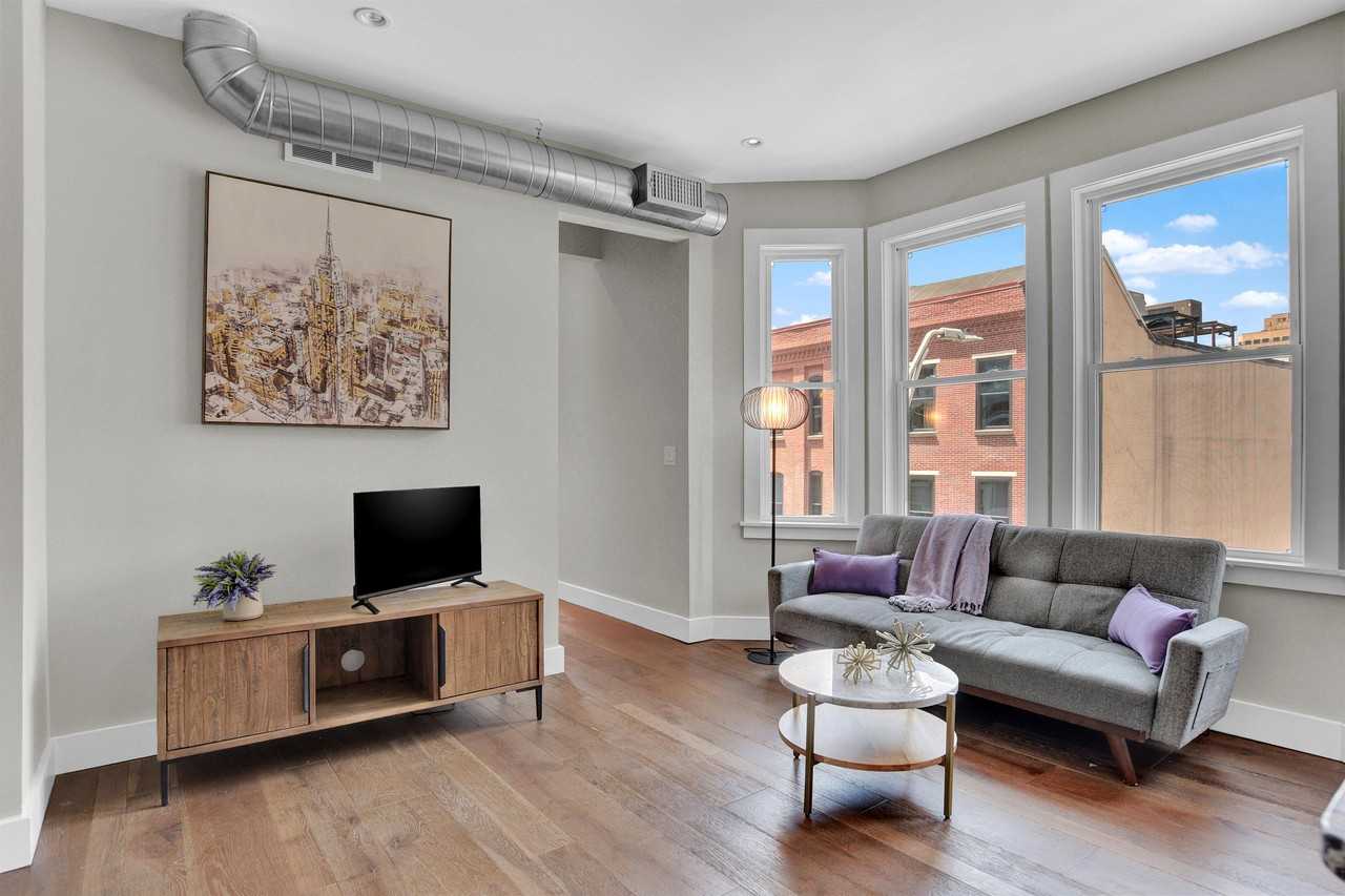 209-211 Walnut Street - Photo 4 of 29