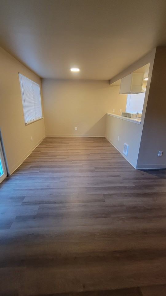 B611-3A - Photo 4 of 20