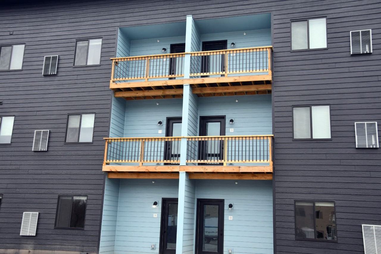 Silverthorne Apartments - Photo 2 of 8