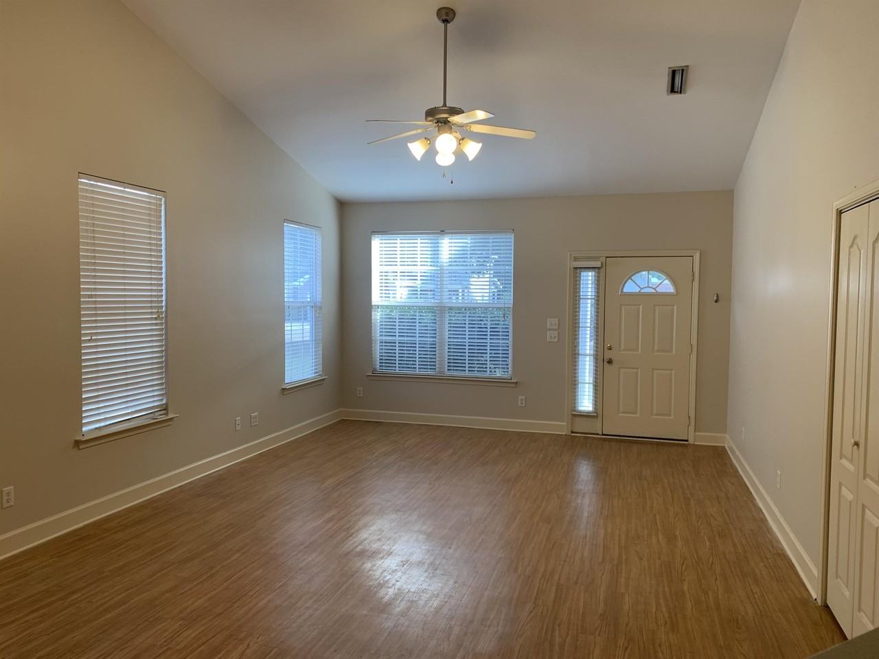 114 Heyward Drive - Photo 3 of 21