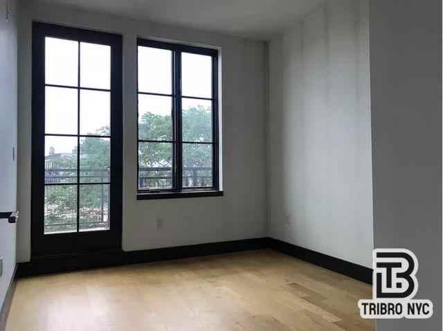 82 Jefferson St - Photo 3 of 10