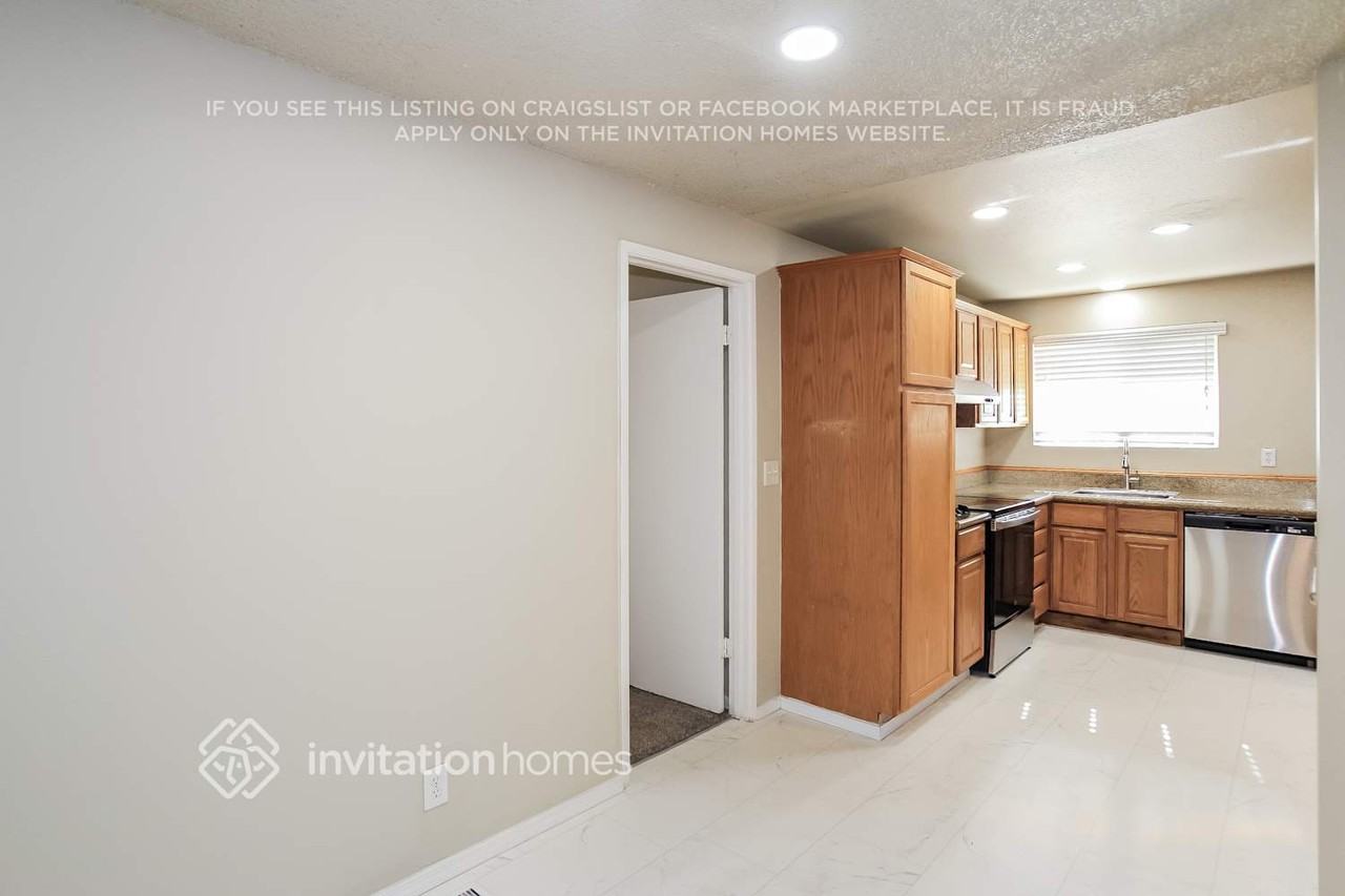 12009 Se 210th Pl - Photo 6 of 16