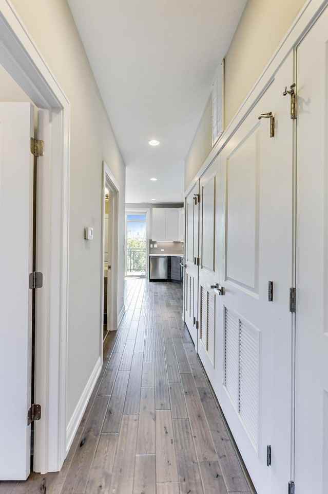 317 West Evergreen Avenue - Photo 2 of 10