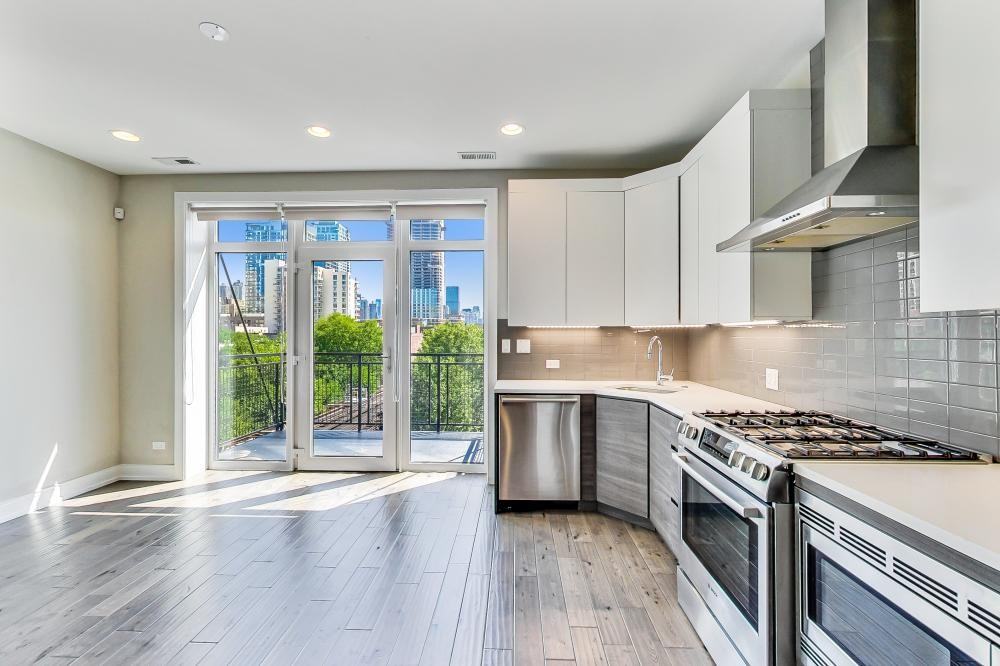 317 West Evergreen Avenue - Photo 3 of 10