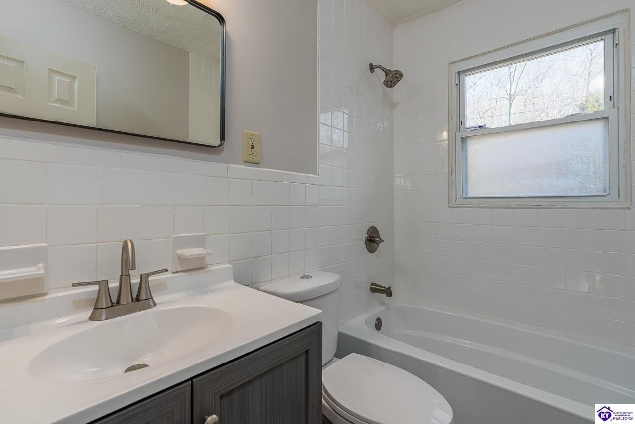 7120 Battletown Rd - Photo 5 of 13