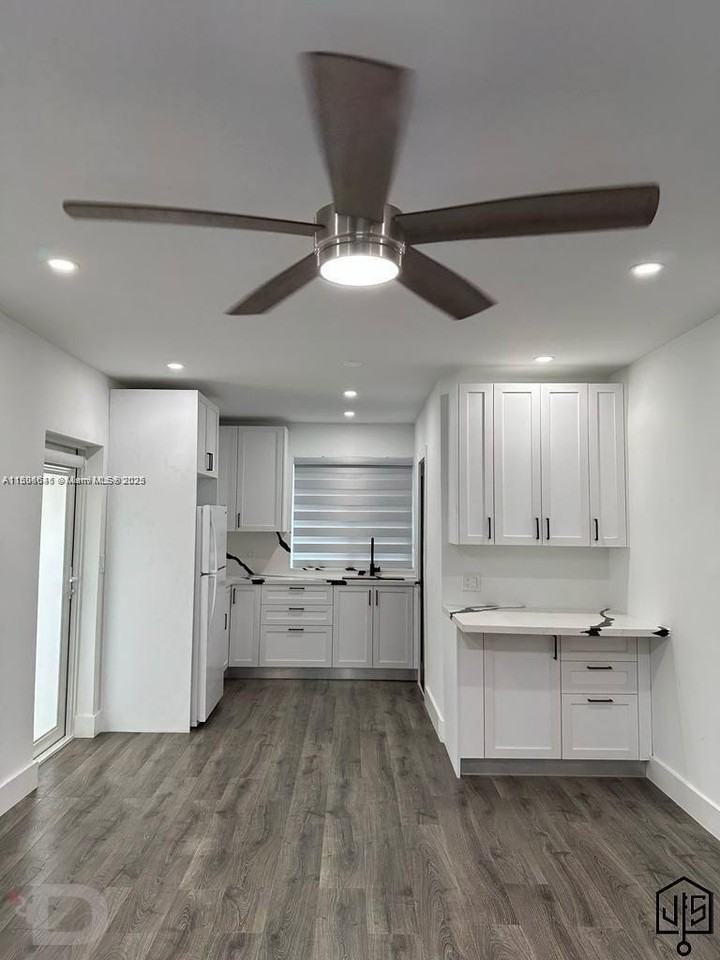 2100 Sw 100th Ave #1 - Photo 2 of 28