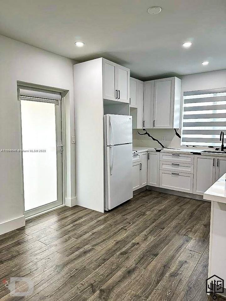 2100 Sw 100th Ave #1 - Photo 4 of 28