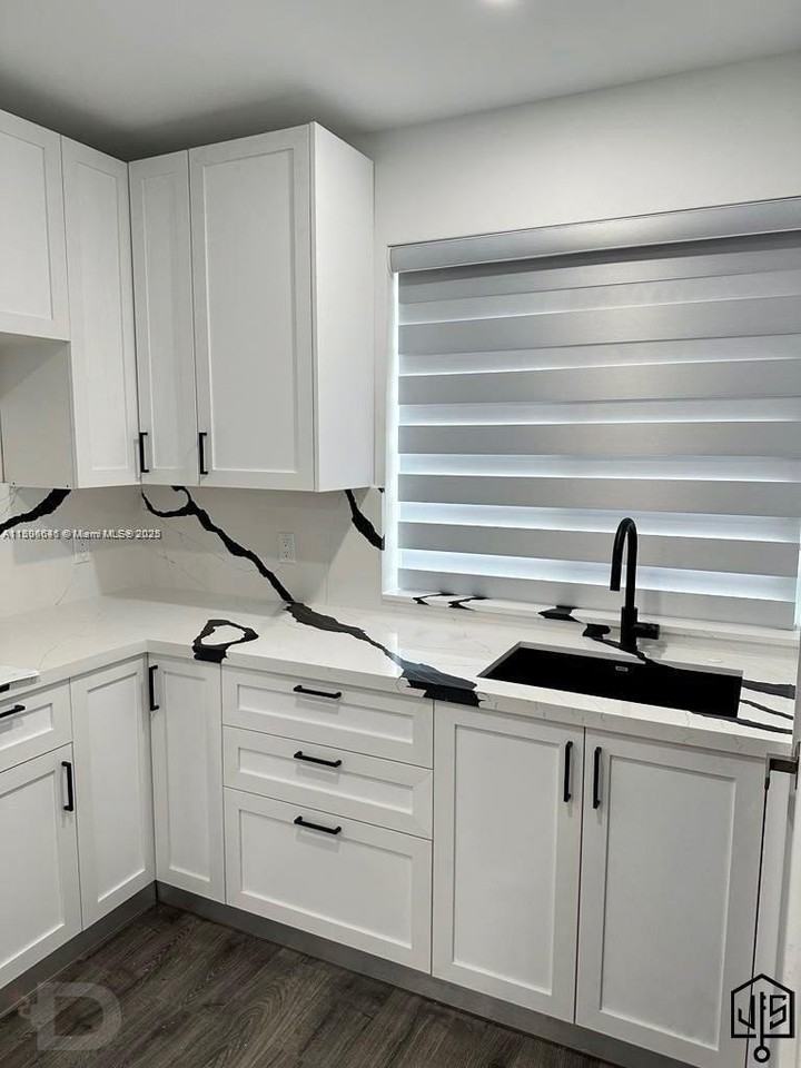 2100 Sw 100th Ave #1 - Photo 6 of 28