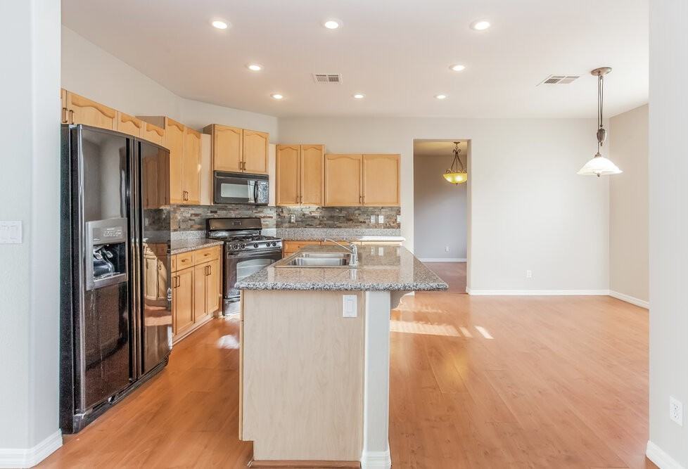 7220 Eaglegate St - Photo 7 of 15