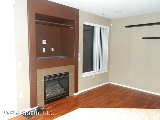 1000 Harrington Pl SE #1001 - Photo 2 of 8