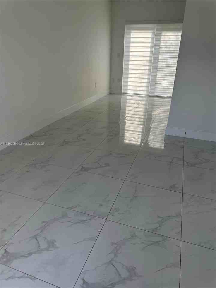 6410 Sw 139th Avenue Rd #202 - Photo 2 of 8