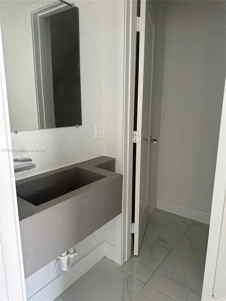 6410 Sw 139th Avenue Rd #202 - Photo 3 of 8