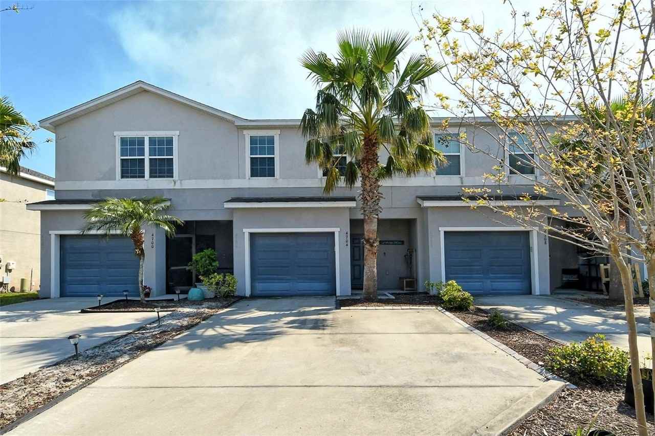 4704 Vignette Way - Photo 2 of 32