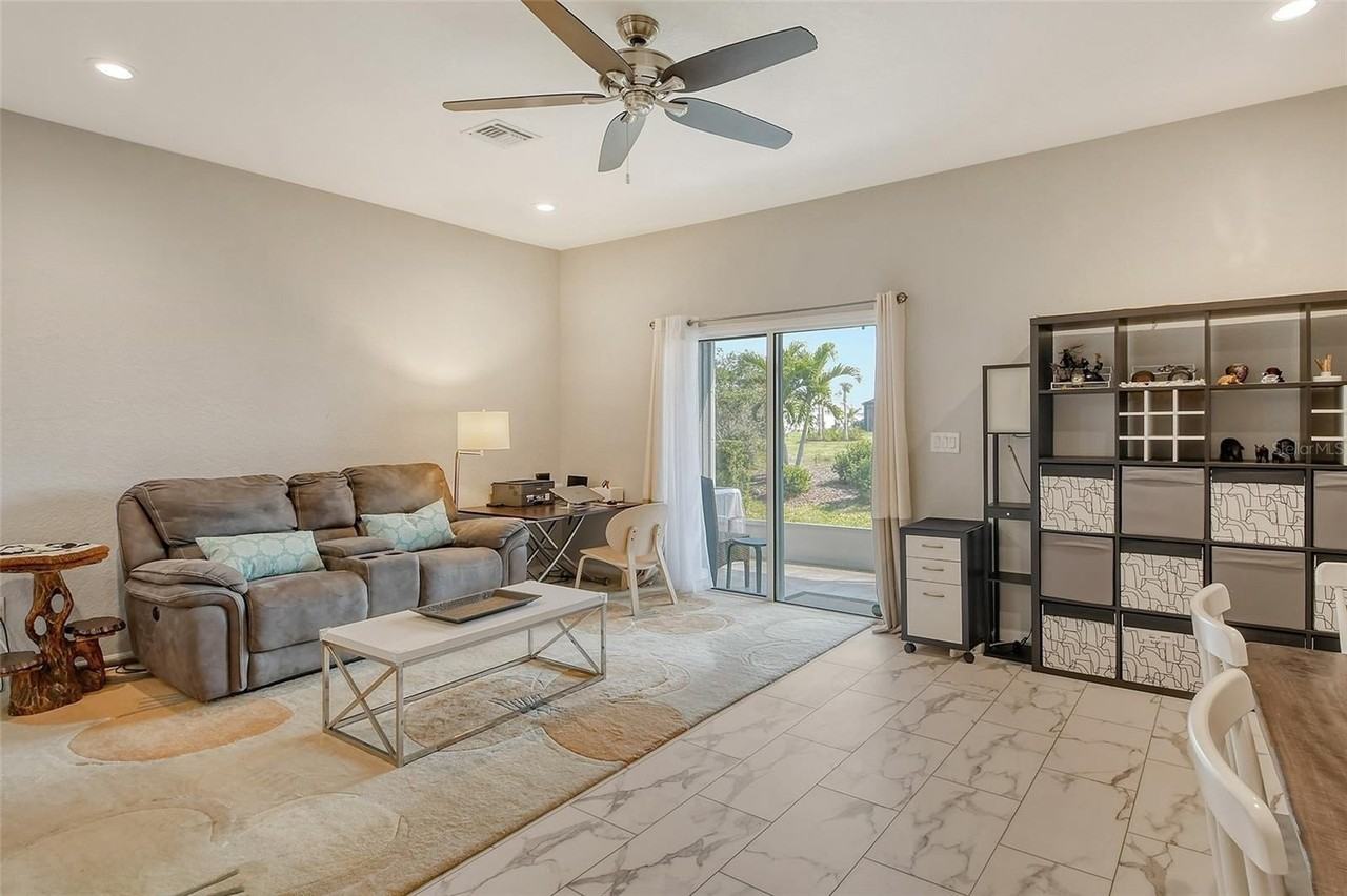 4704 Vignette Way - Photo 3 of 32