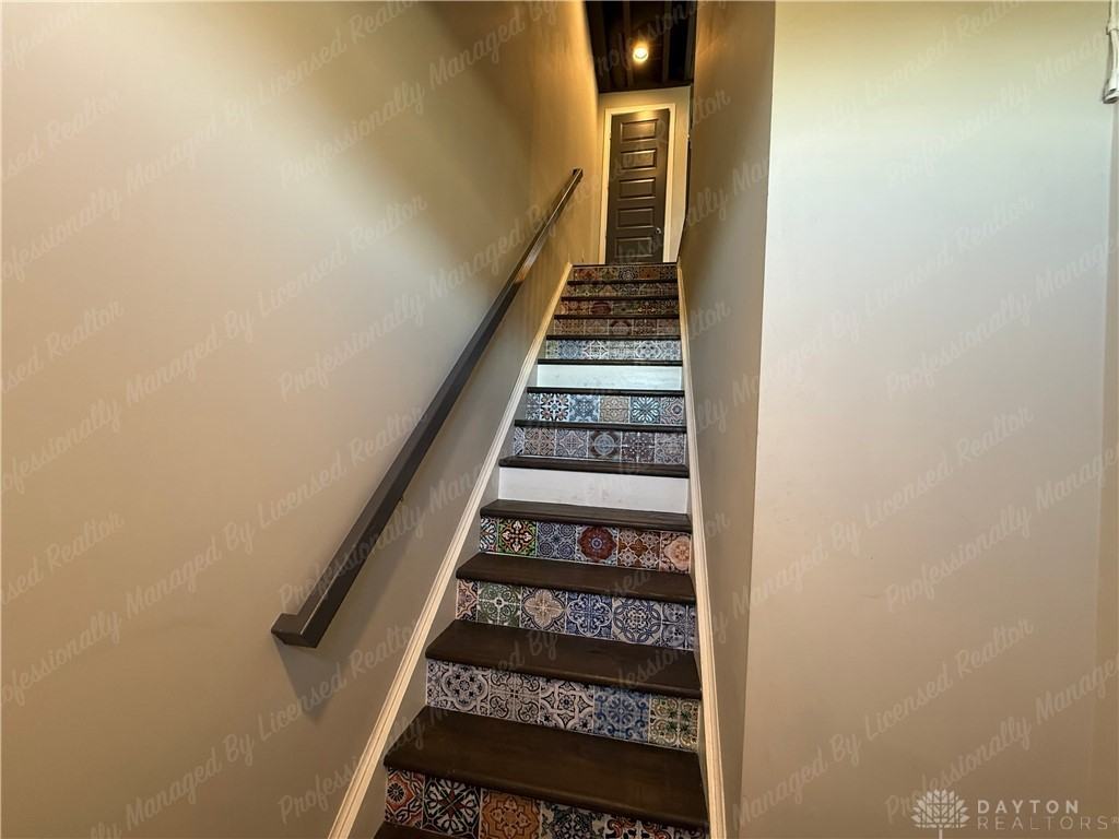 903 Brownstone Row - Photo 4 of 34