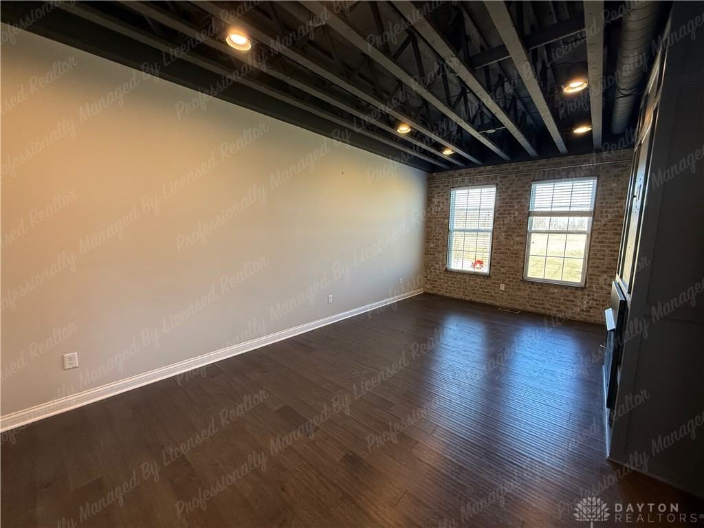 903 Brownstone Row - Photo 6 of 34