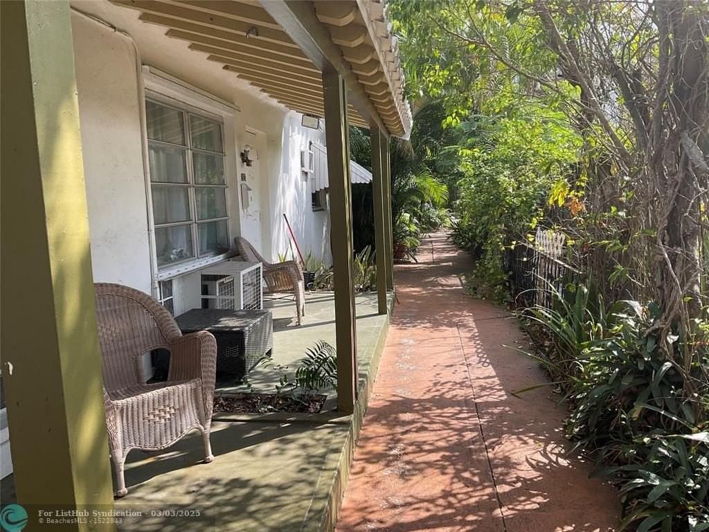 2025 Taylor Street - Photo 2 of 14