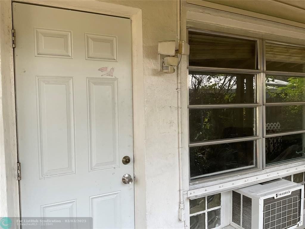 2025 Taylor Street - Photo 4 of 14