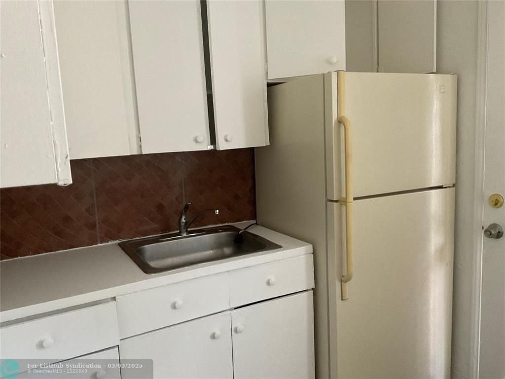 2025 Taylor Street - Photo 7 of 14