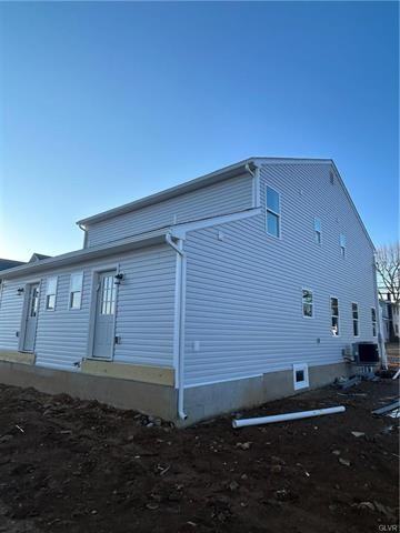 2718 Freemansburg Ave - Photo 3 of 5