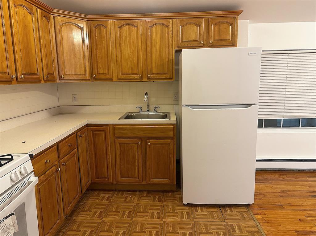 16114 140th Ave - Photo 3 of 10