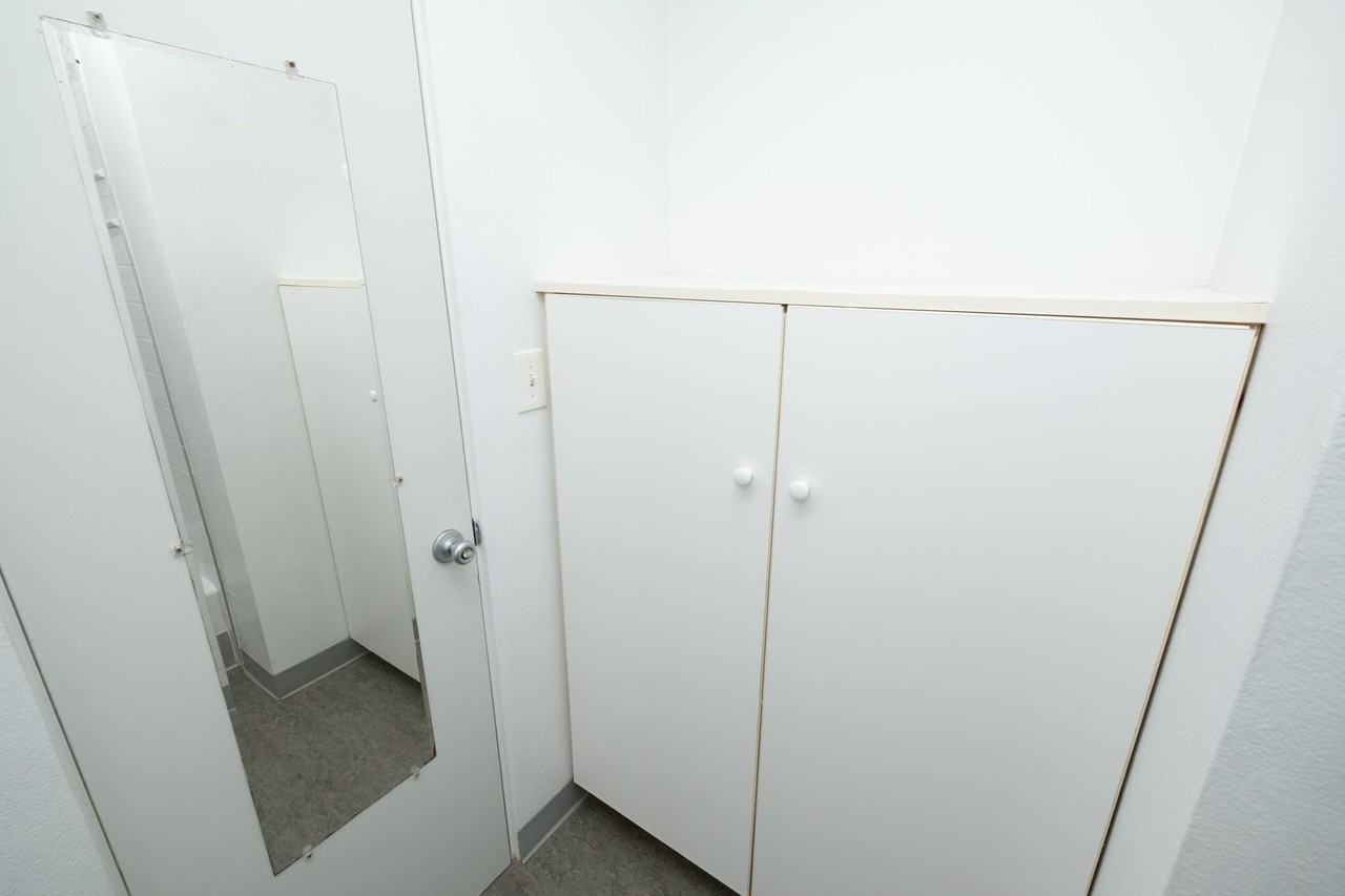 Beverly Alder Apartments - Photo 5 of 47