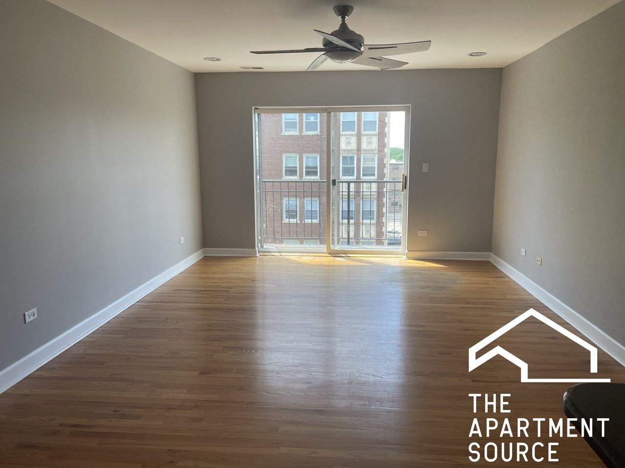 6954 N Greenview Ave #404 - Photo 3 of 14