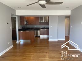 featured image of 6954 N Greenview Ave #404