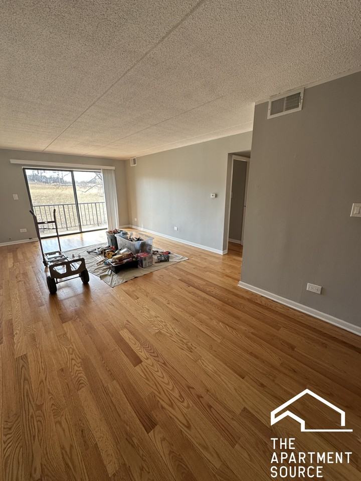 552 N Quentin Rd #102 - Photo 3 of 11
