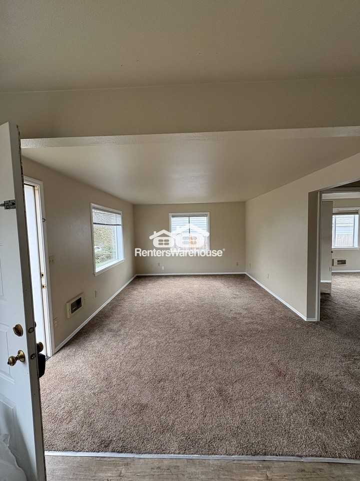 9447 21st Ave Sw - Photo 2 of 15
