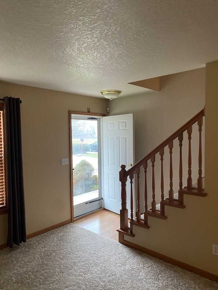 4550 Grove St - Photo 3 of 7